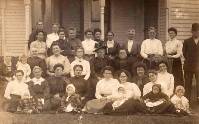 Burlington - Old Postcards And Photos - Ladies Aid Society (newer photo)